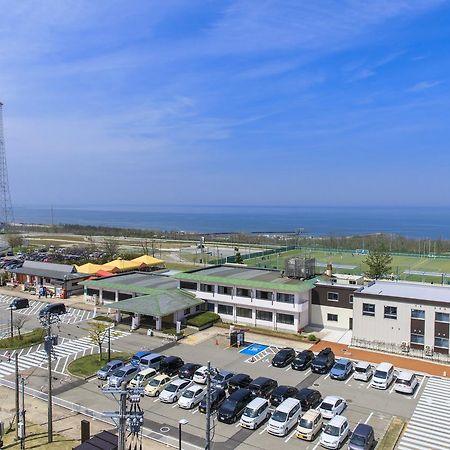 Uchinadamachi Cycling Terminal Hotel Buitenkant foto