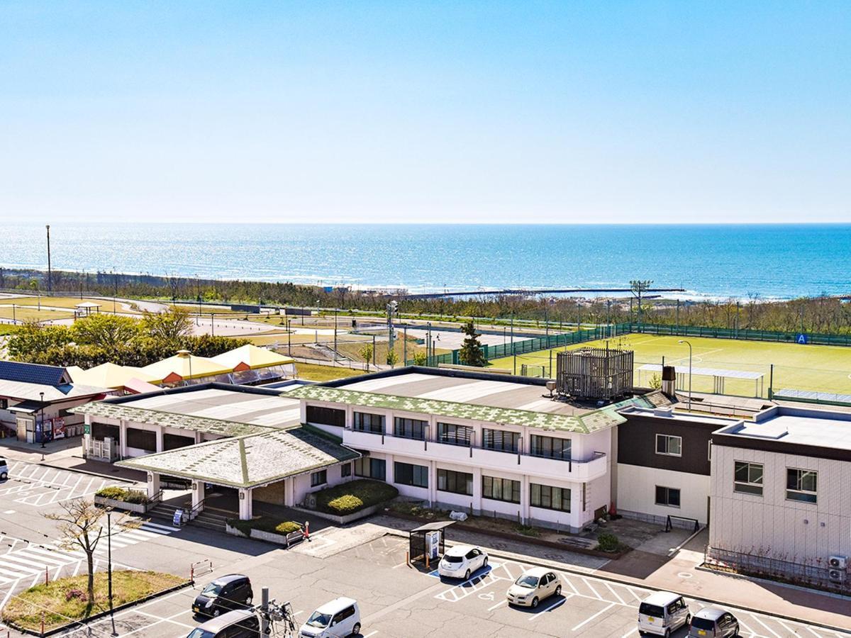 Uchinadamachi Cycling Terminal Hotel Buitenkant foto